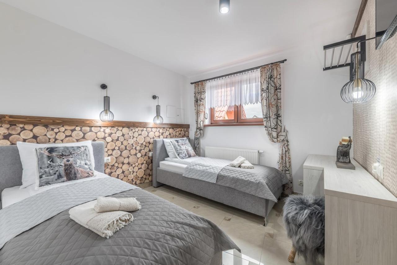 Bialy Jelen Z Basenem I Jacuzzi Bed & Breakfast Ostrowsko Exterior photo